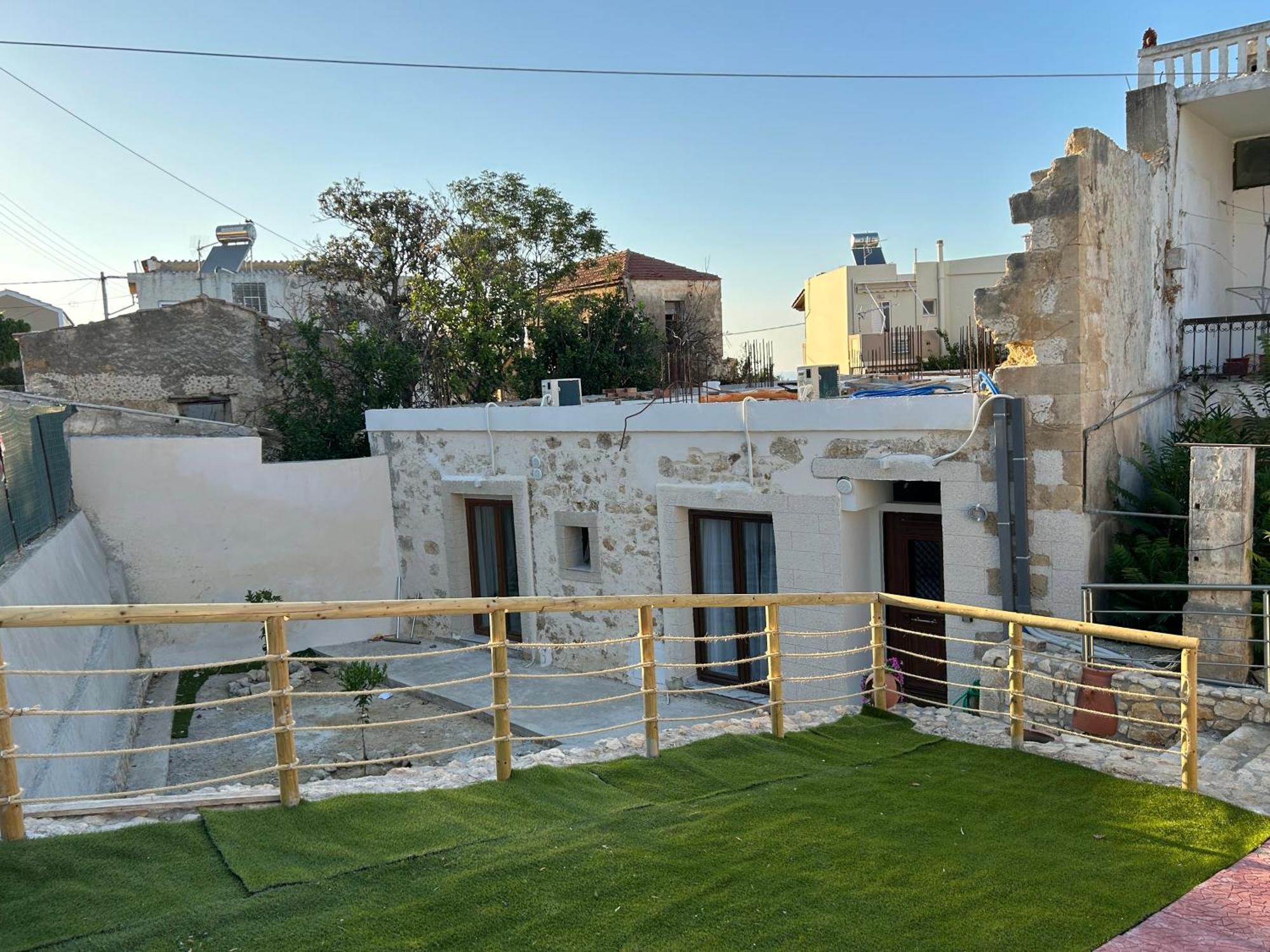 Eria's Junior Holiday home Galatas (Chania)